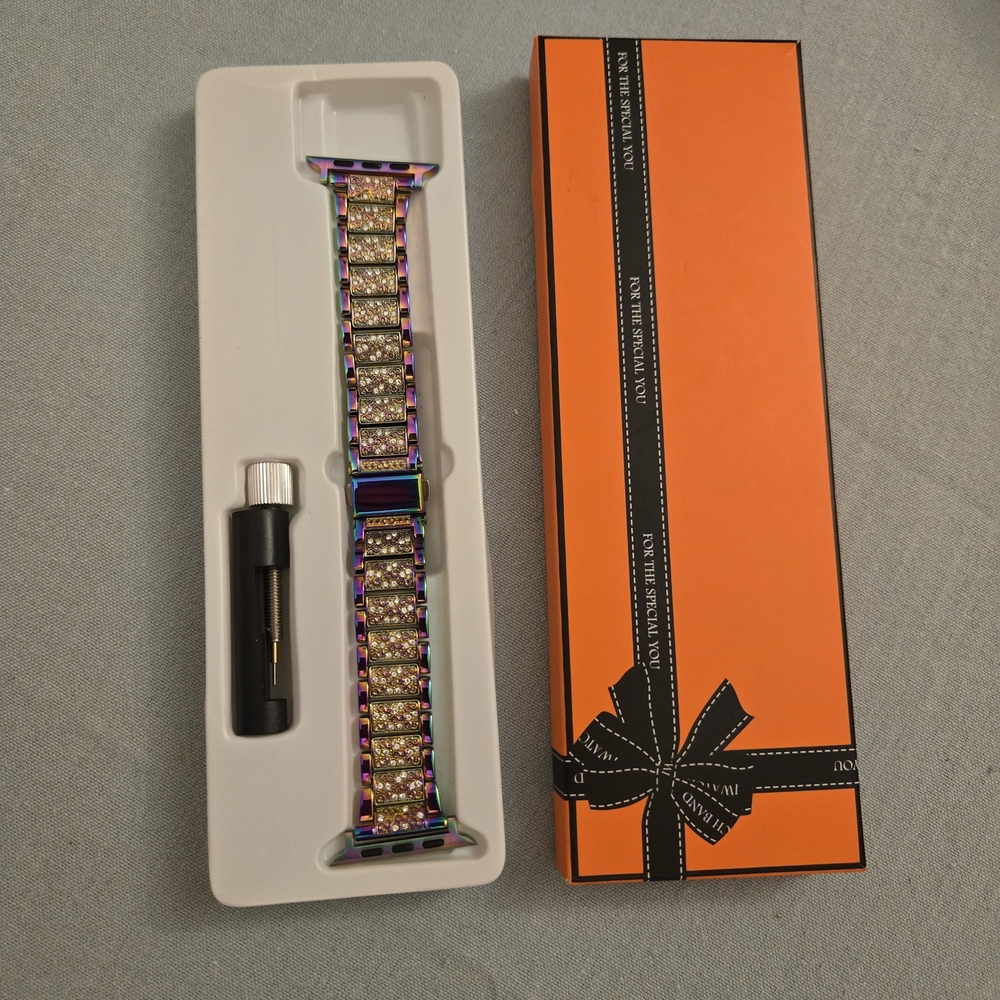 NIB Bling Apple Replacement Wristband  Rhinestone Watch Band